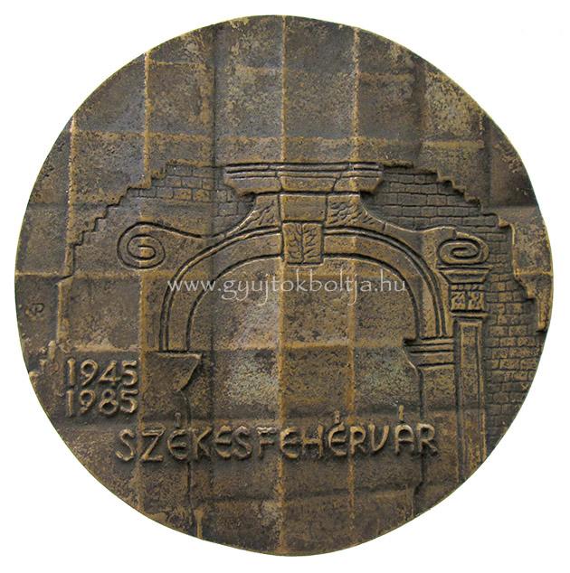 Palot�s J�zsef: Sz�kesfeh�rv�r 1945-1985